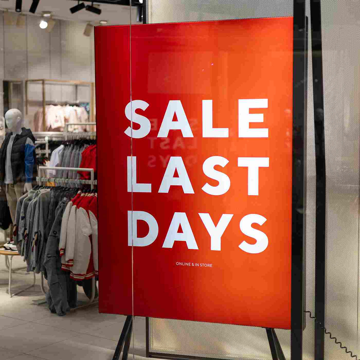 Orange and red retail sale display, from the Metamark MD-RA gallery.